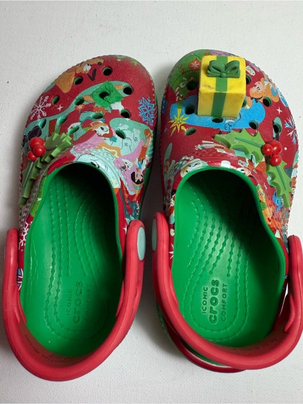Disney Parks Christmas Crocs Kids Sz 7 Fair